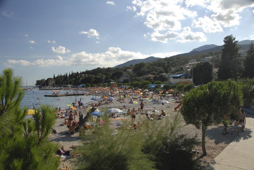 Apartment Sea Garden Ičići Eksteriør bilde
